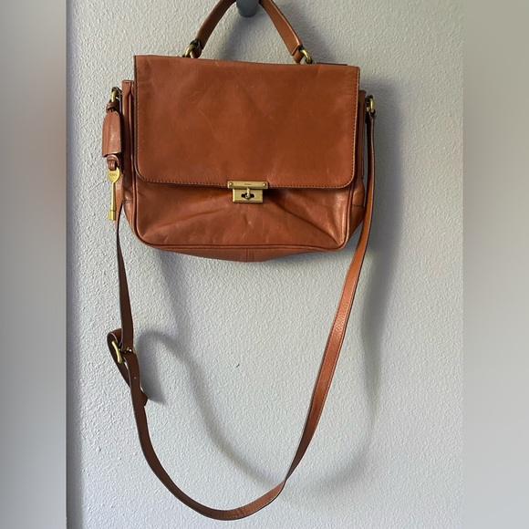 Fossil Handbags - Fossil Medium cognac Messenger Bag with Adjustable Strap